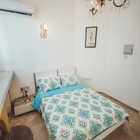 Taskonak & Restaurant Homestay