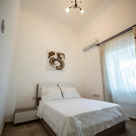 Taskonak & Restaurant Homestay *
